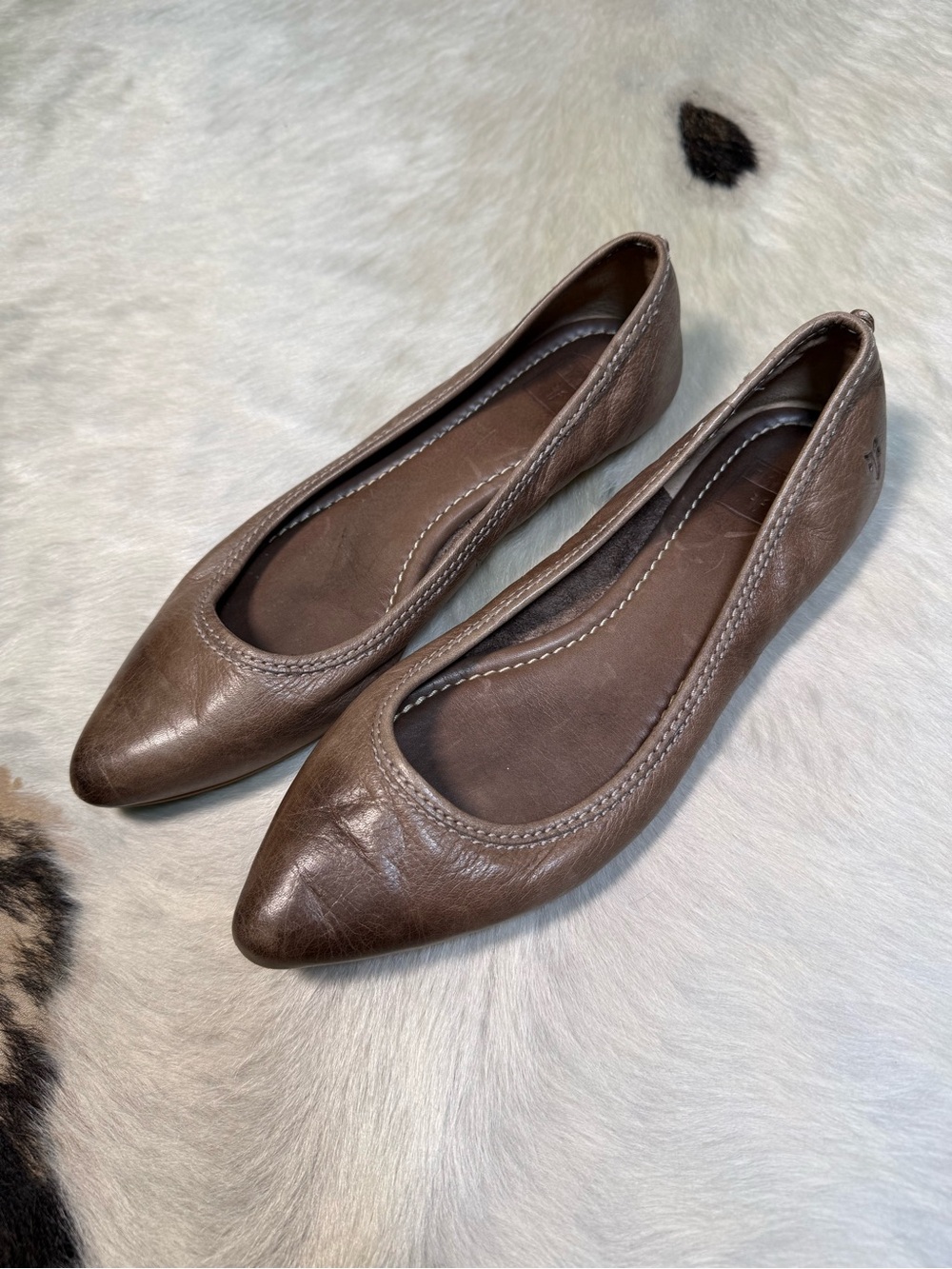 FRYE Brown Leather Pointed Toe Ballet Flats – Size 9